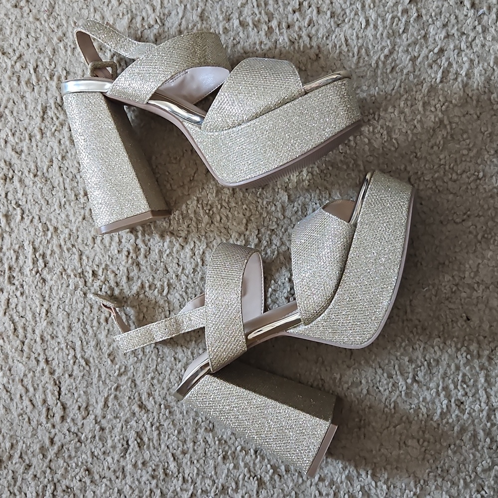 Gold Platform Heels strappy sparkly size 8.5 women's sandal heels